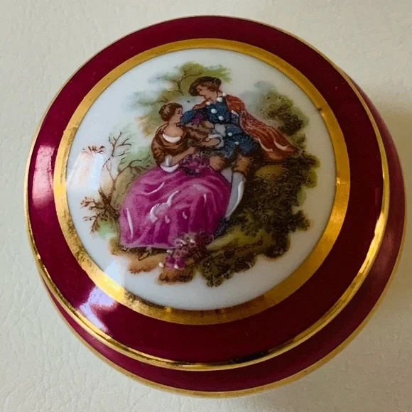 Limoges Porcelane France trinket box